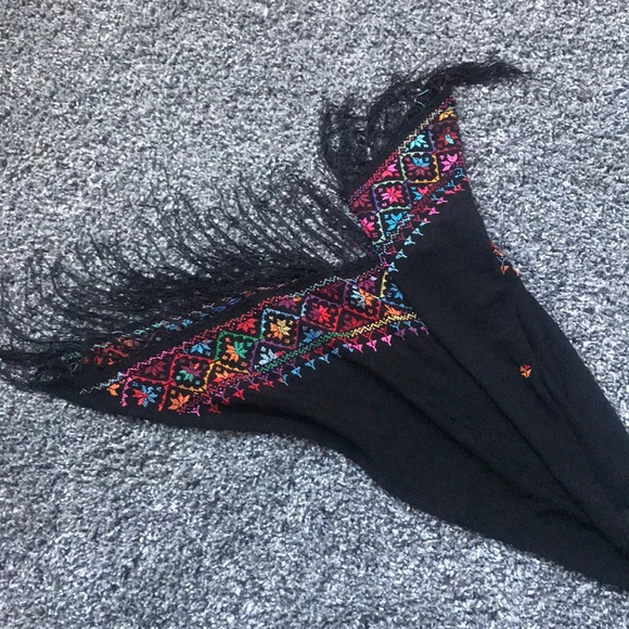 Vintage piano shawl with tassels and needlepoint - Picture 7 of 7